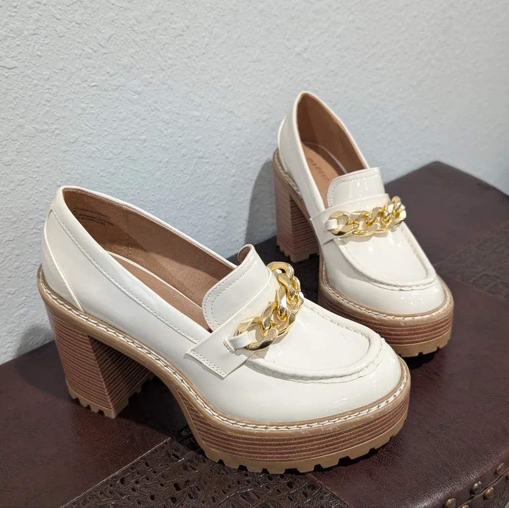 Madden Girl Ivory / Cream Platform Loafers with Gold Chain, Size 9